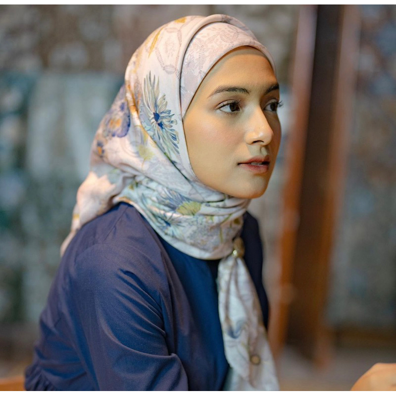 preloved Heaven Lights sandhya scarf pearl