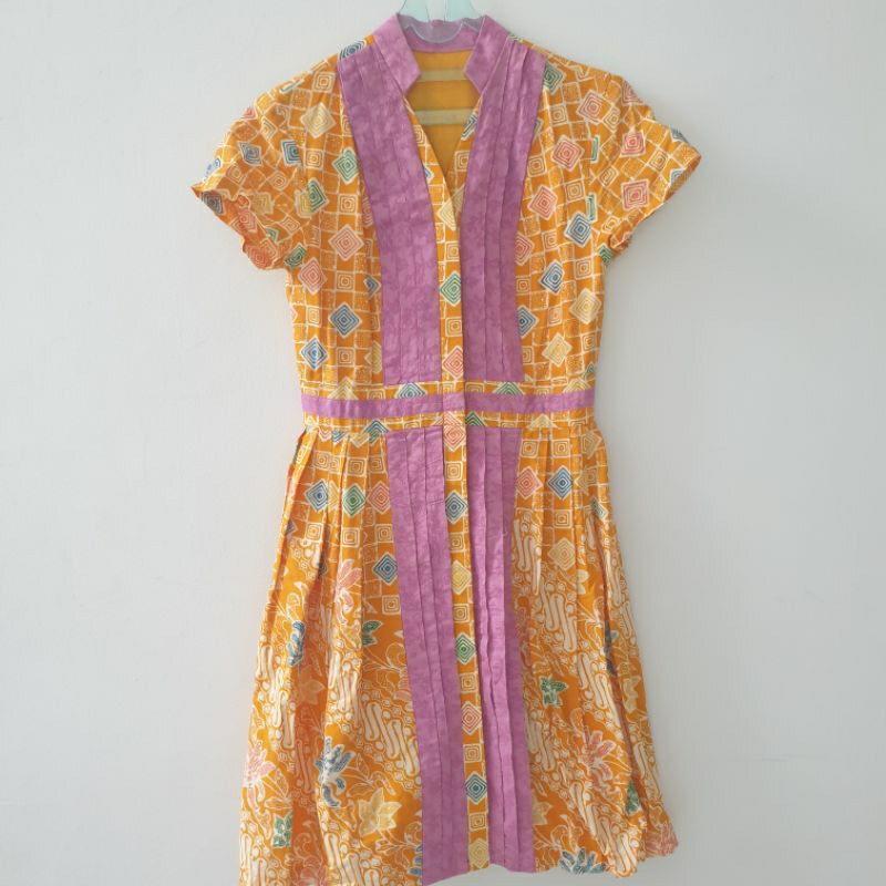 dress batik wanita warna kuning ungu