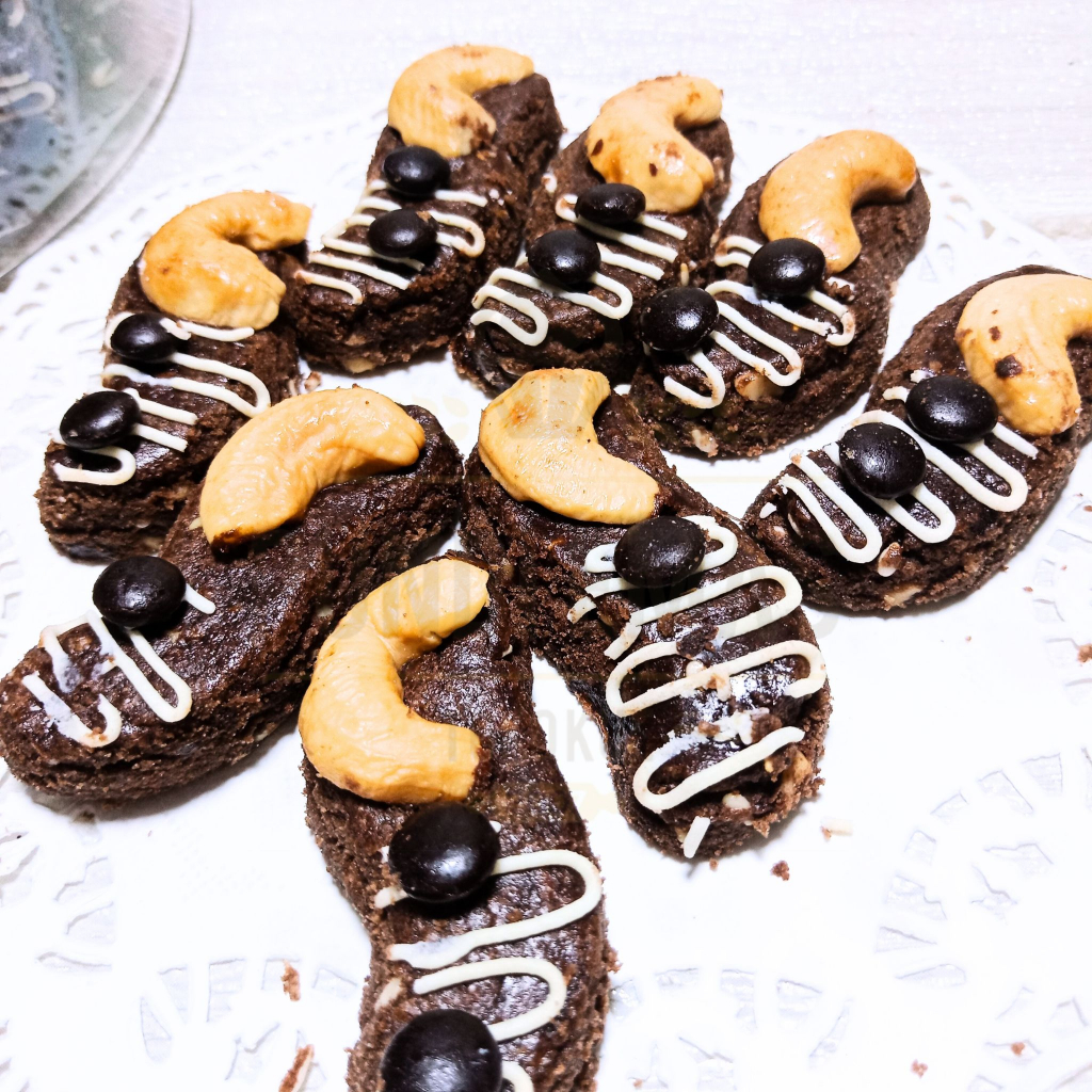 Chococano Premium Cookies Cokelat Mede Dengan Cokelat  Chips ( 1 Toples Uk 500gr )