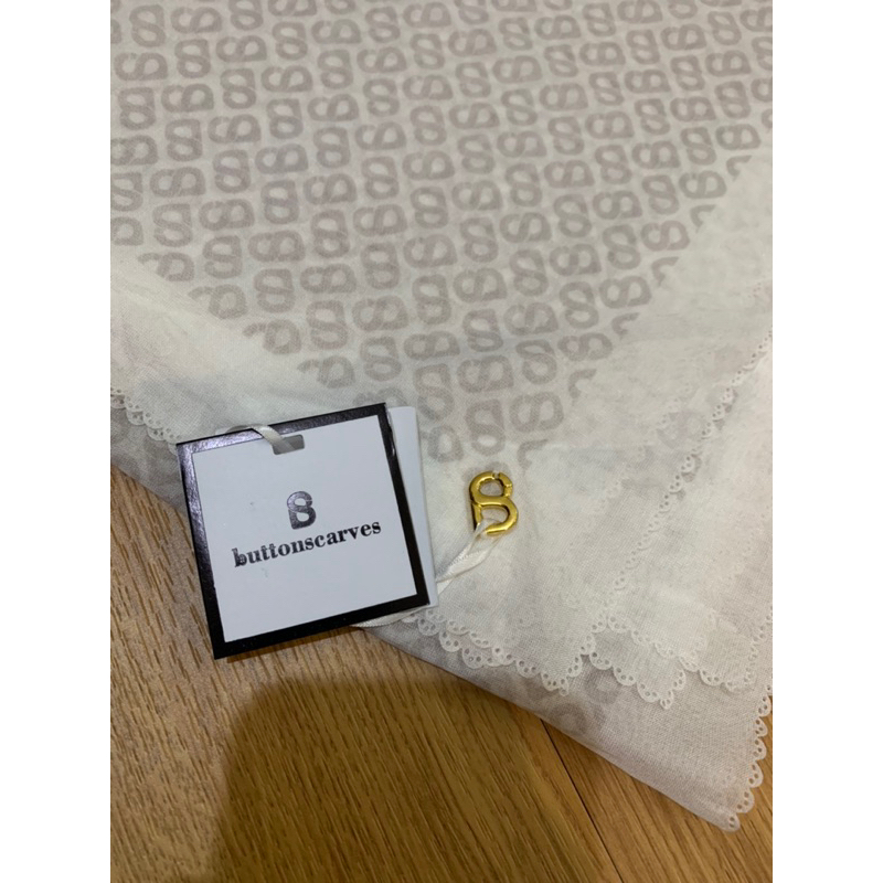 Buttonscarves tapis square vanilla