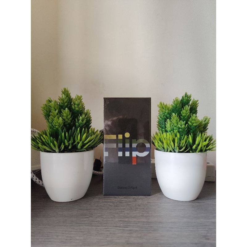 Samsung Galaxy Z Flip 4 5G Bespoke Edition 8/256GB Garansi Resmi SEIN