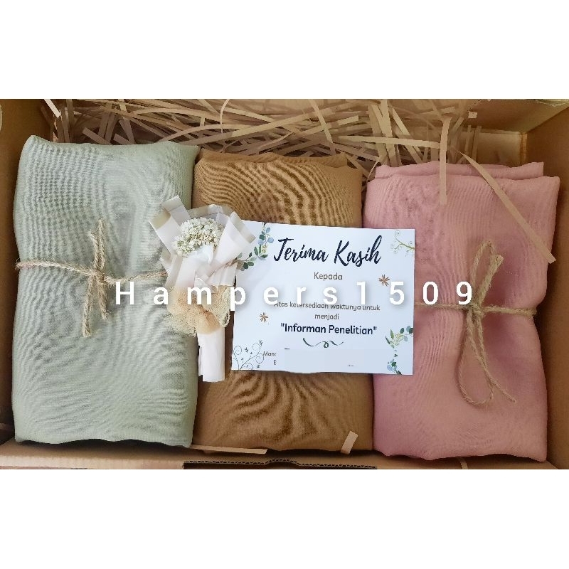 

Hampers kerudung untuk ulang tahun/wisuda dll