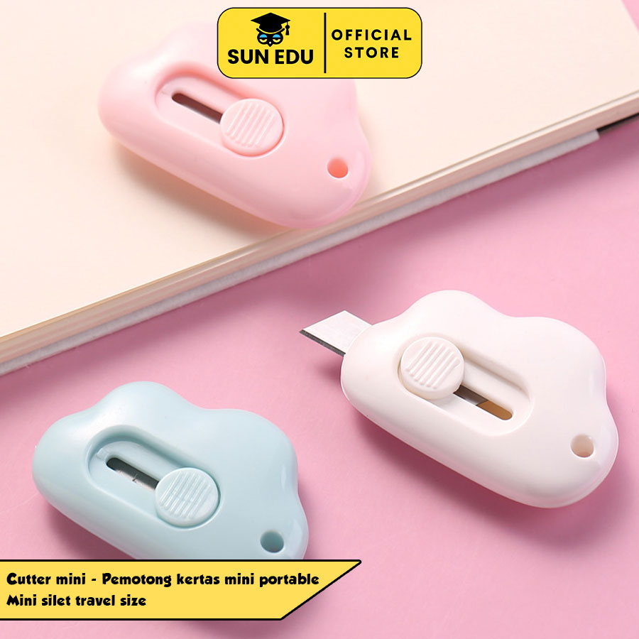 

Cutter mini/ Pemotong kertas mini portable/ Mini silet travel size