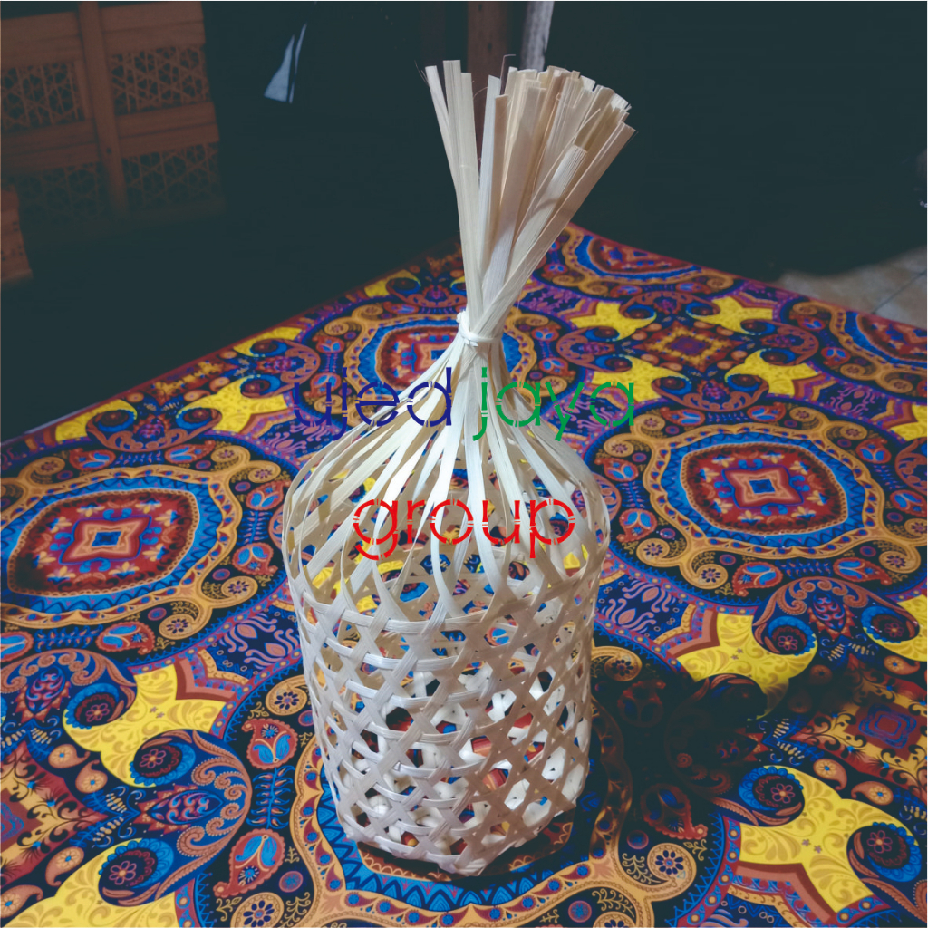 Keranjang buah dari anyaman bambu