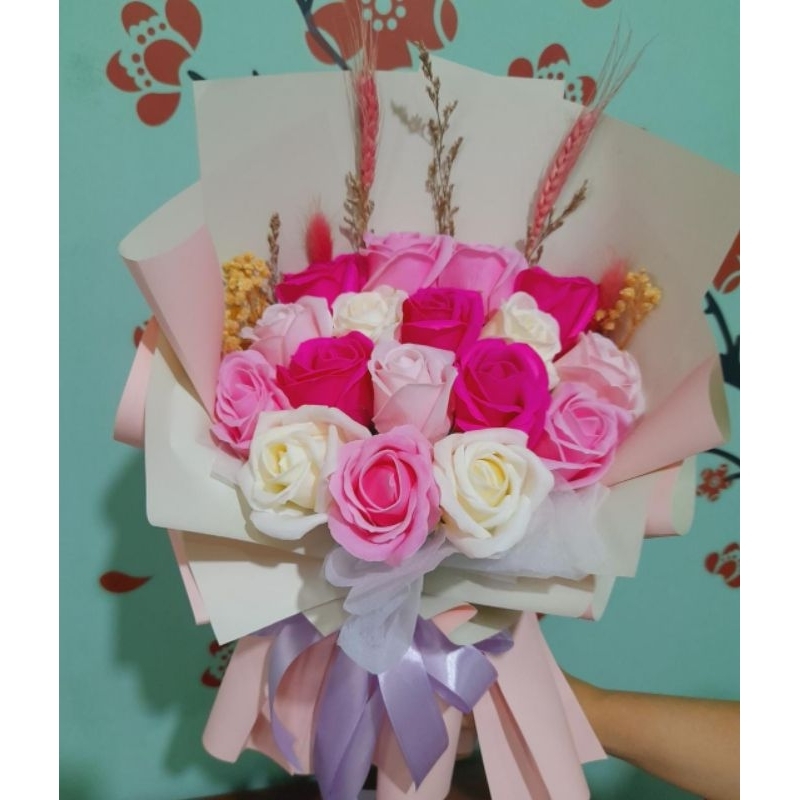 

Buket Rose Soap Flower Harum Gradasi 4 Warna 17pcs Bunga Mawar Sabun