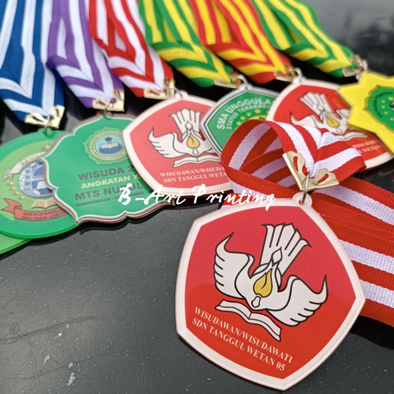 DUCCO PRINT MEDALI WISUDA BOLAK BALIK / 2 SISI MURAH !! Kalung Medali Wisuda Medali Kelulusan Ducco Print  Costum Logo Free Desain 2 mm Ukuran 7 cm