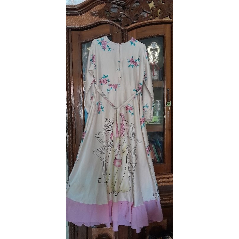 gamis putih tulang motif renda pink