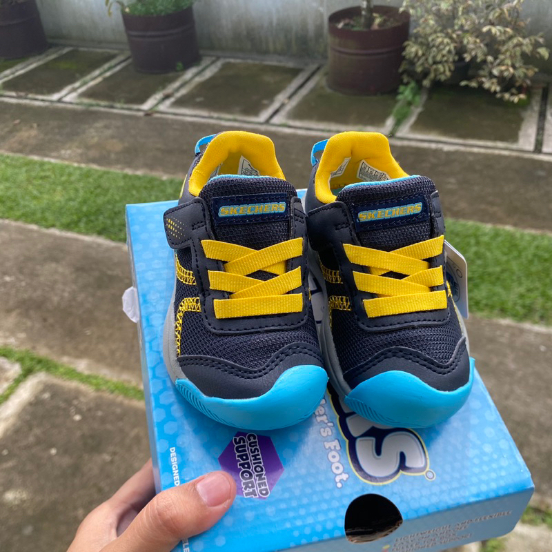 Diskon 70% Skechers kids size 22, 23, 24, 25 original sports station