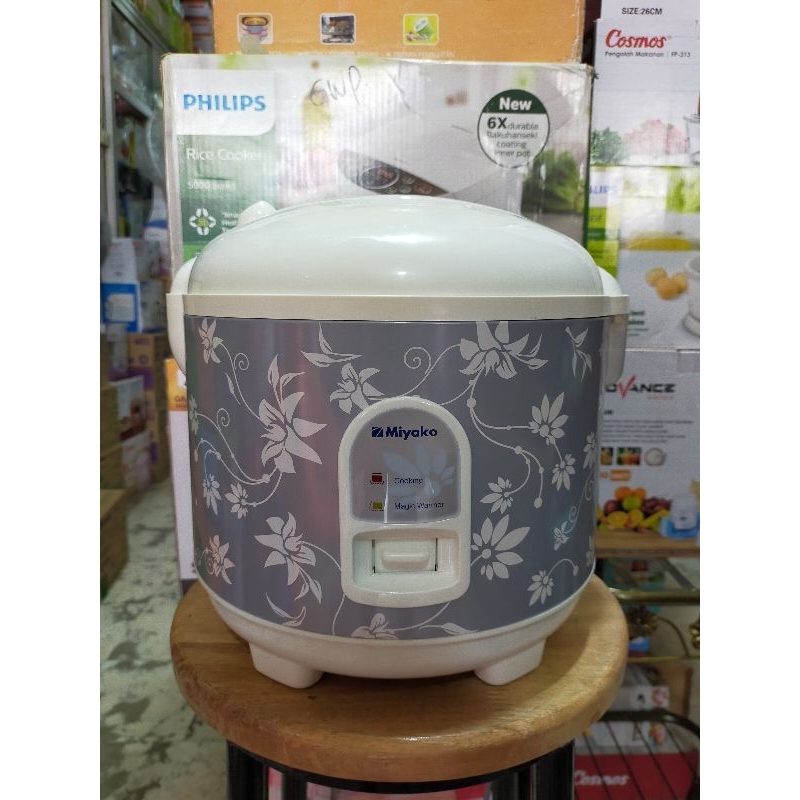 Magic Com Miyako MCM-528 / Rice Cooker Miyako Besar / Rice Cooker Miyako 1,8 Liter / Miyako MCM528 /