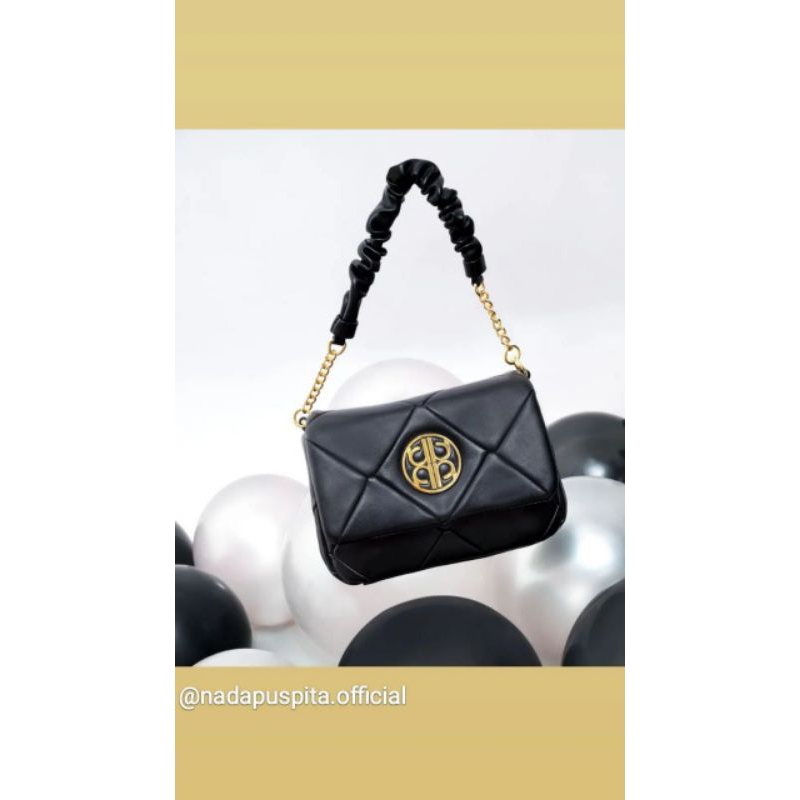 POWER PUFF BAG WARNA BLACK NADA PUSPITA