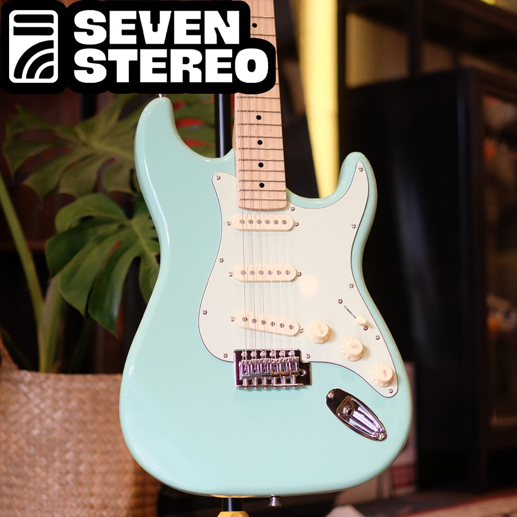Legacy EG100 EG-100 Stratocaster Guitar Electric