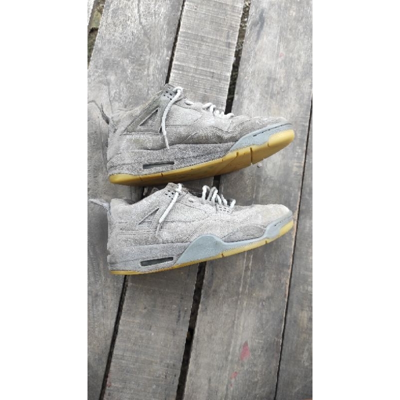 Jordan Retro 4 x KAWS