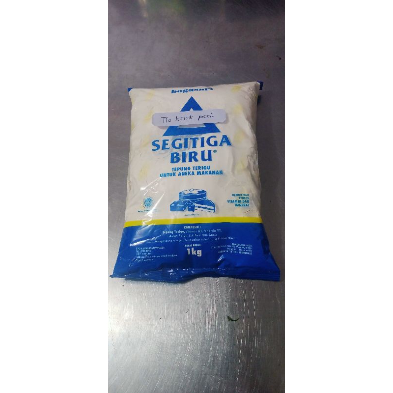 

terigu segitiga biru 1 kilo gram/ segitiga/terigu