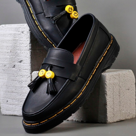 Sepatu Docmart Pria Pantofel Loafers Pria Kulit Sinthetic Kasual Formal Slip On Moccasin Hitam Slop Cowok Ori