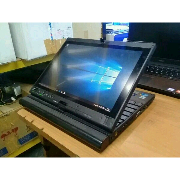 Laptop Lenovo Core i7 Touchscreen Layar Putar 360