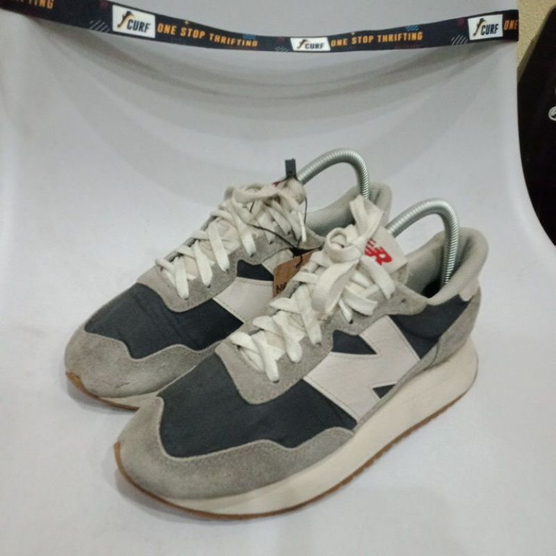 CURF - Sepatu Second NB 237