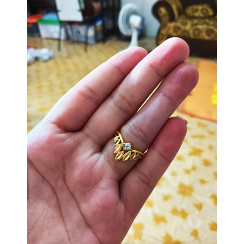 Cincin warna emas 24 k lapis kristal impor ada 6motif ,mewah bisa dipakai harian