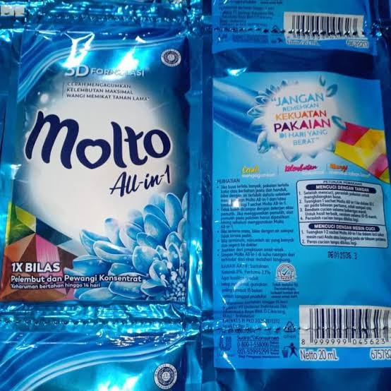MOLTO PEWANGI SACHET