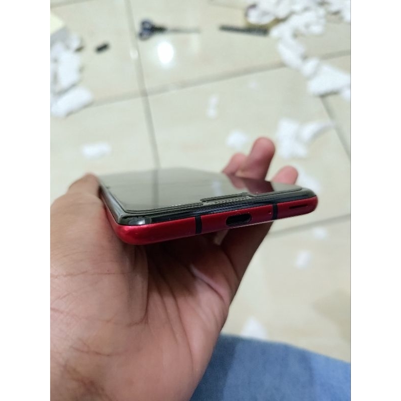 Sharp Aquos r3 (minus dt)