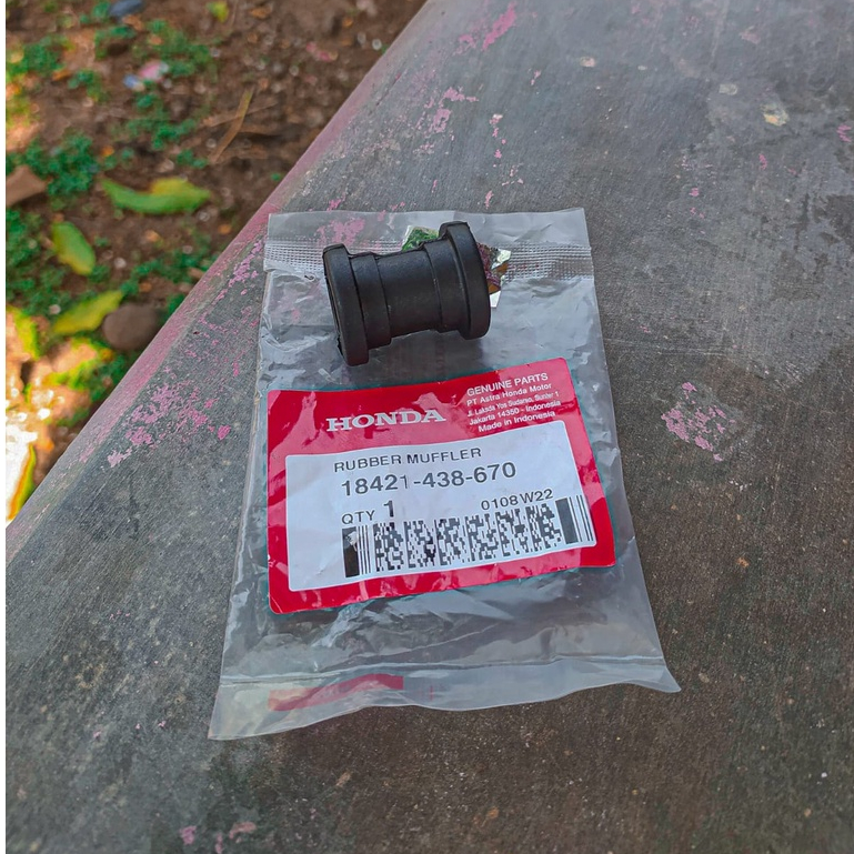 KARET DUDUKAN PANGKON KNALPOT TIGER REVO MEGAPRO ORI GINAL AHM