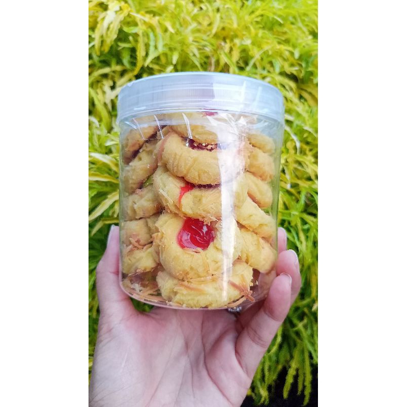 

Tumbprint strawberry lembut / kue kering lebaran