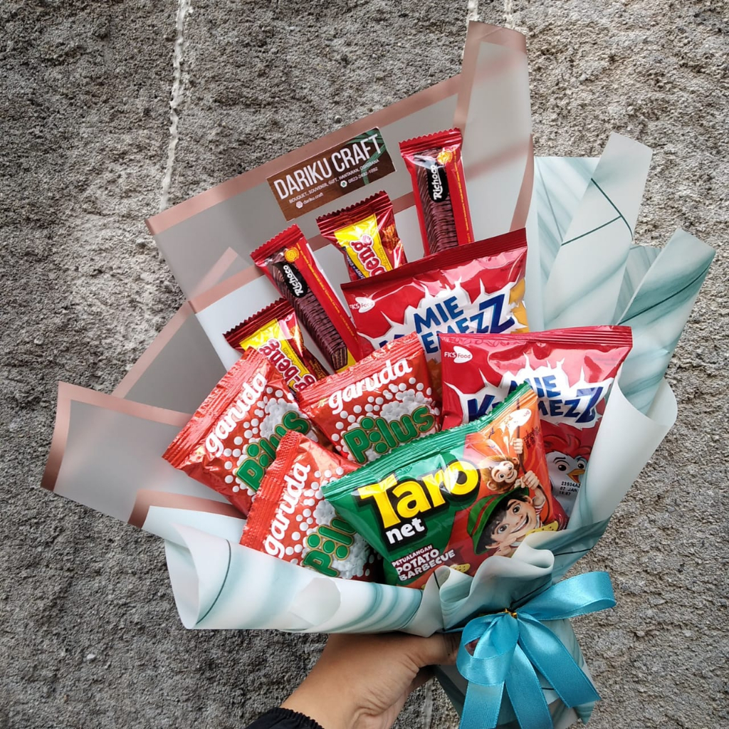 

BUKET SNACK HADIAH WISUDA, ULANGTAHUN, KELULUSAN ISI snack MIX