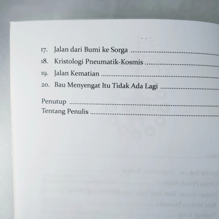 Makanan Adalah Sorga Buku Rohani Kristen Ebenhaizer I. Nuban Timo BPK Gunung Mulia