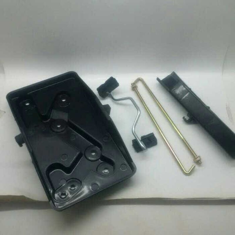 TATAKAN AKI ATAU DUDUKAN ACCU MOBIL AVANZA XENIA LAMA 2004-2011