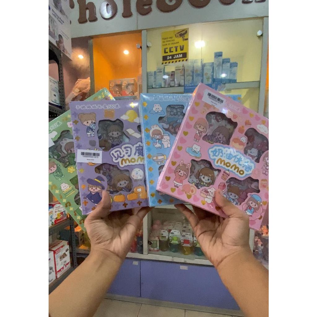 

Sticker Momo Viral isi 100
