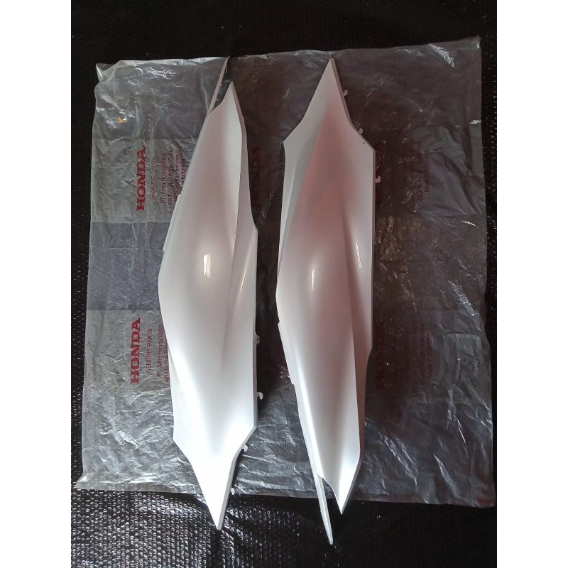 cover body belakang PCX 160 original