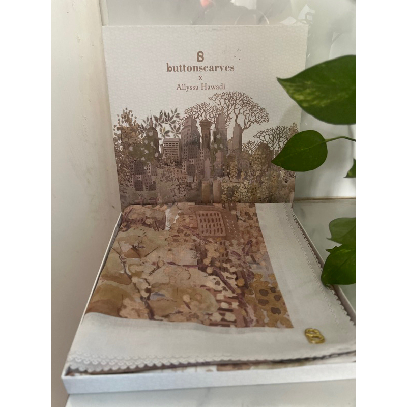 Buttonscarves New York Reborn XL - Vessel - Preloved