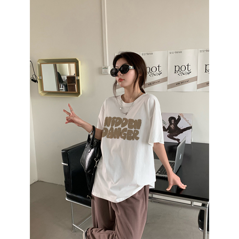 T-shirt Lengan Pendek Letter Pencetakan Longgar Korean Style /Baju Kaus Oversize Wanita/Baju coklat