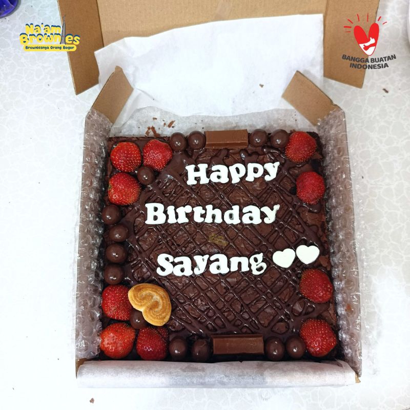 (KHUSUS INSTAN) KUE BROWNIES GLAMOURY PANGGANG TOPPING STRAWBERRY