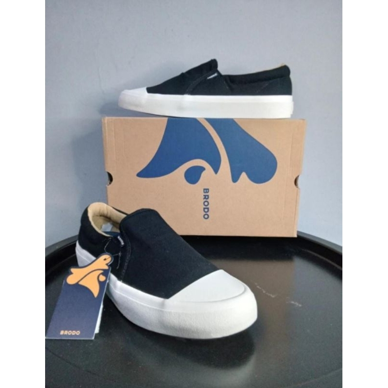 Sepatu Brodo - Vantage V2 Slip On Black