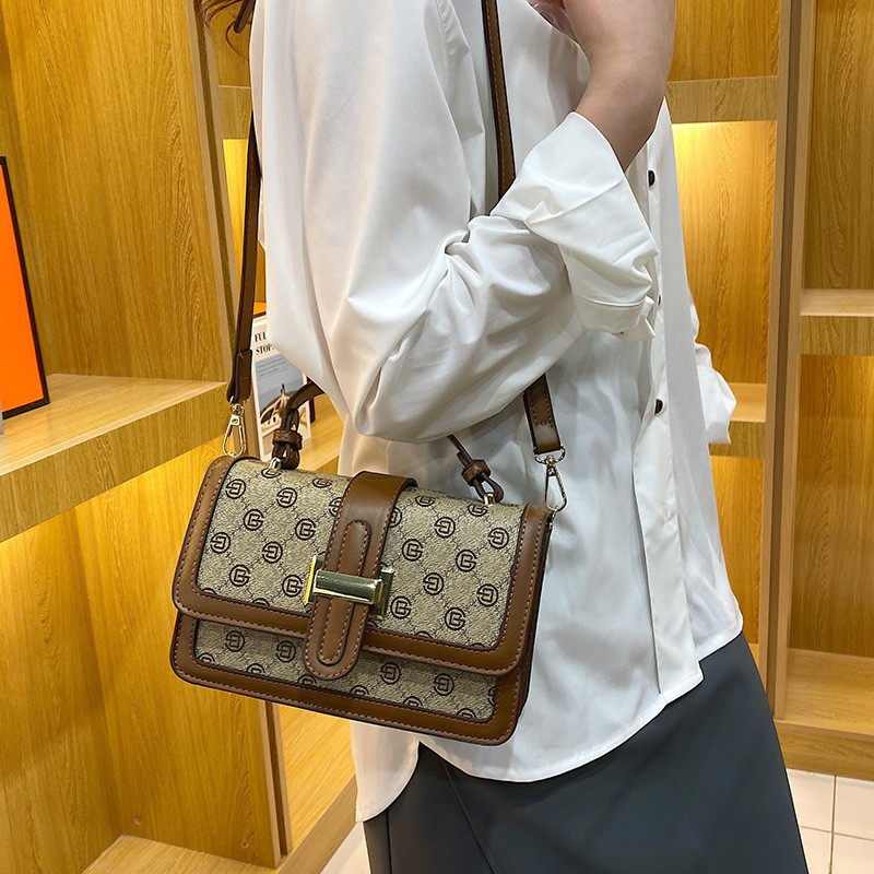 Tas selempang tote bag wanita 2023 mode baru tas selempang satu bahu tas kecil rasa kelas atas