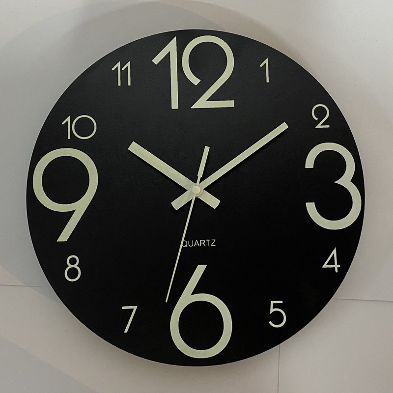 Jam Dinding Bulat Quartz Luminous Glow in The Dark 30CM - Win31 - Black