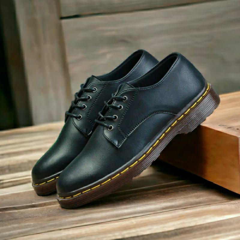 WSMITH Sepatu Pantofel Kerja Formal Pria Low Boots Docmart Casual Kuliah Trendi