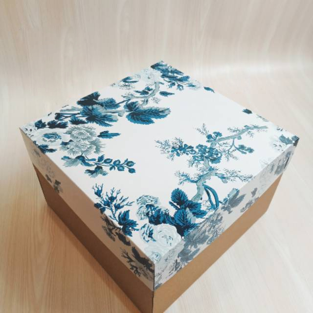 

(5 pcs) kardus kue bolu box cake tart ulang tahun dus motif blue flower kotak kemasan pudding ukuran 30x30cm