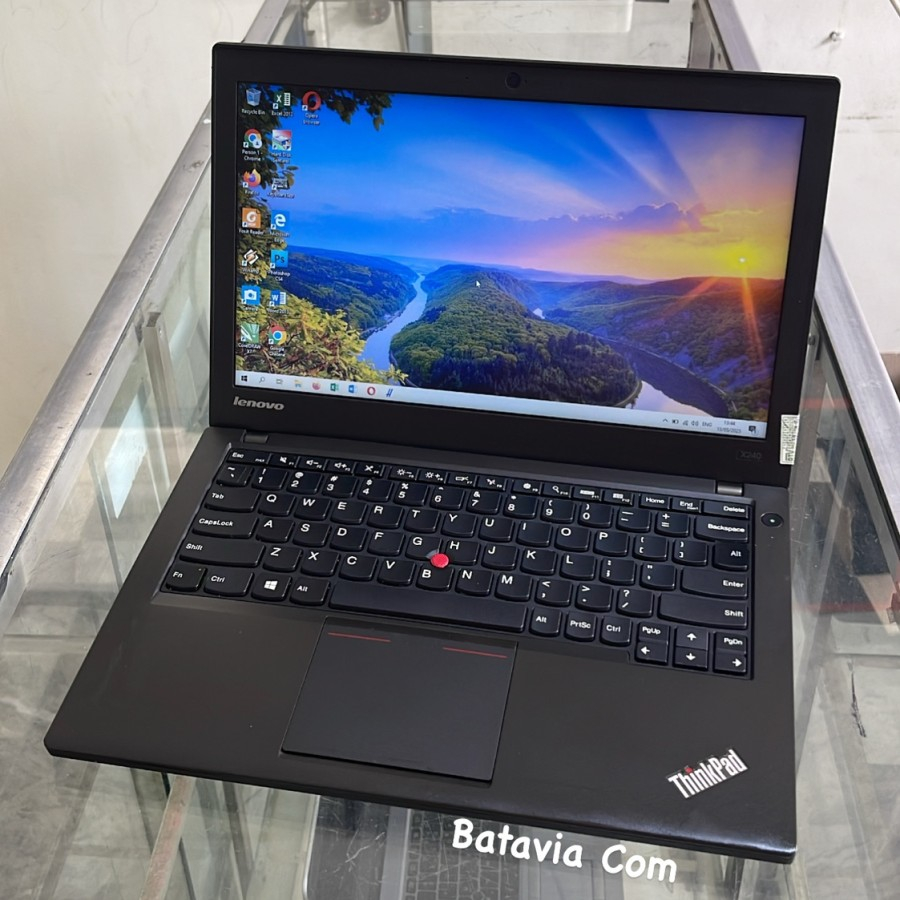 Laptop Lenovo Thinkpad X240 Core i7 Gen 4 - Bergaransi