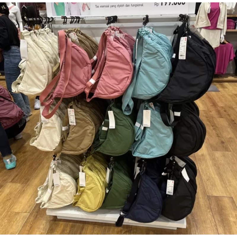 Tas Bahu Round Mini Shoulder Bag Uniqlo