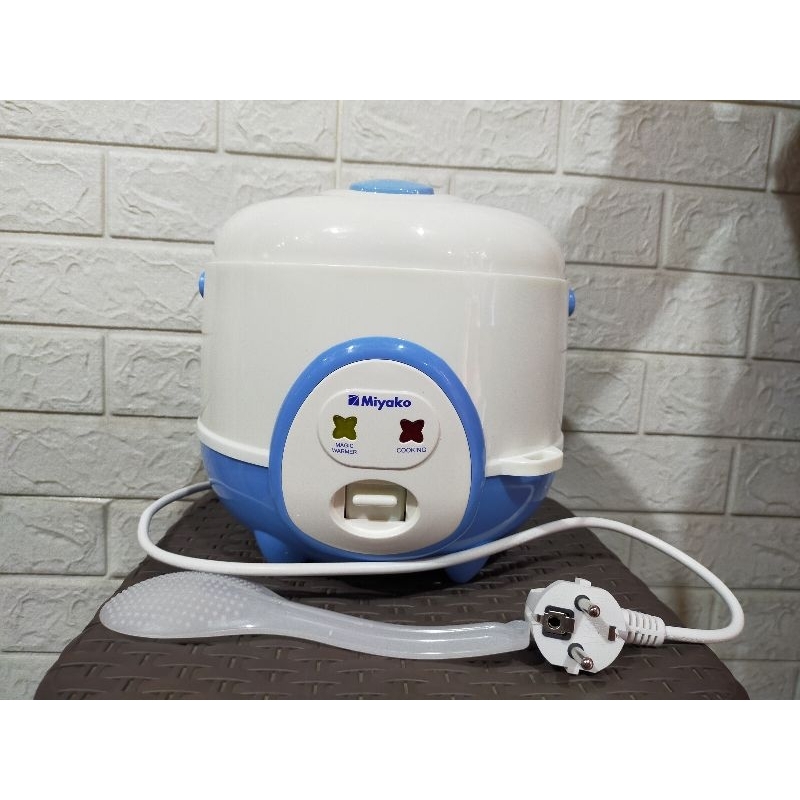 Magic Com Miyako  606 / Magic Com Miyako 0,6 Liter / Magic Com Miyako Kecil / Rice Cooker Miyako / R