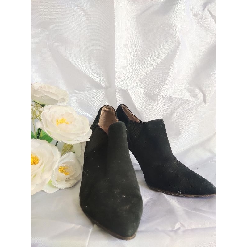 PL Sepatu/ High Heels Hitam