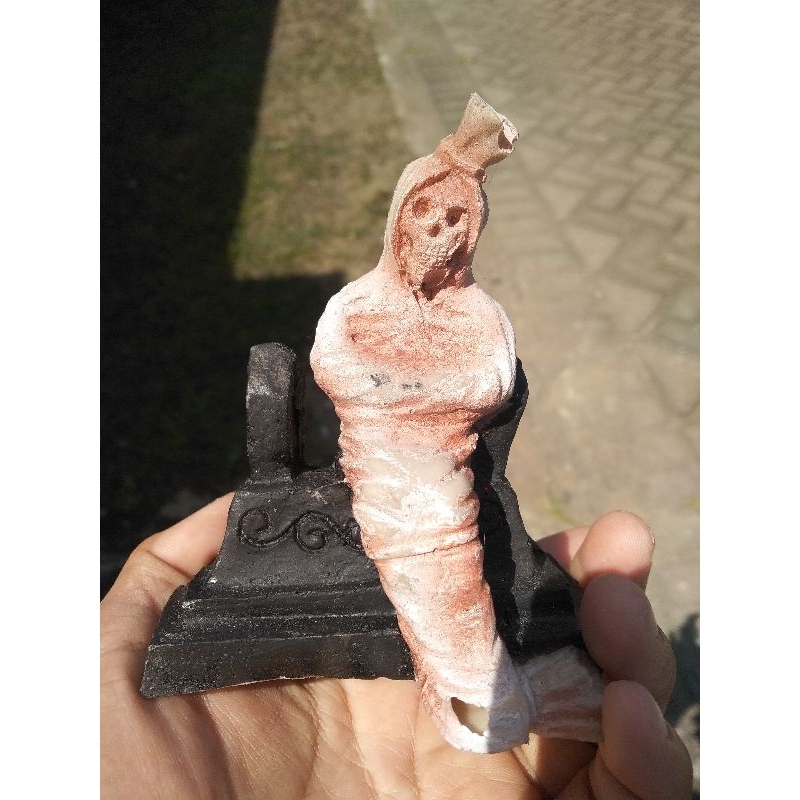 Hiasan Aquarium Aquascape Miniatur Pocong Kuburan