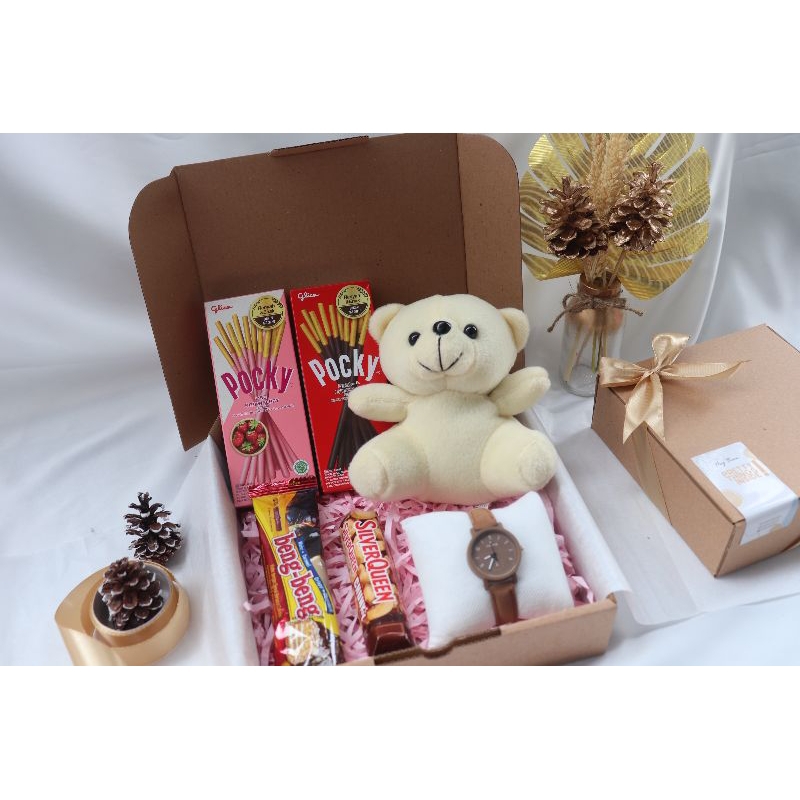 

KADO ULANG TAHUN CEWEK / GIFT BOX WISUDA / KADO ANNIVERSARY / HAMPERS HIJAB / KADO VALENTINE / KADO ULANG TAHUN PACAR / KADO JAM TANGAN / KADO TAS / HADIAH GRADUATION / HADIAH BIRTHDAY / HADIAH PERNIKAHAN WEDDING / HADIAH BUAT ISTRI