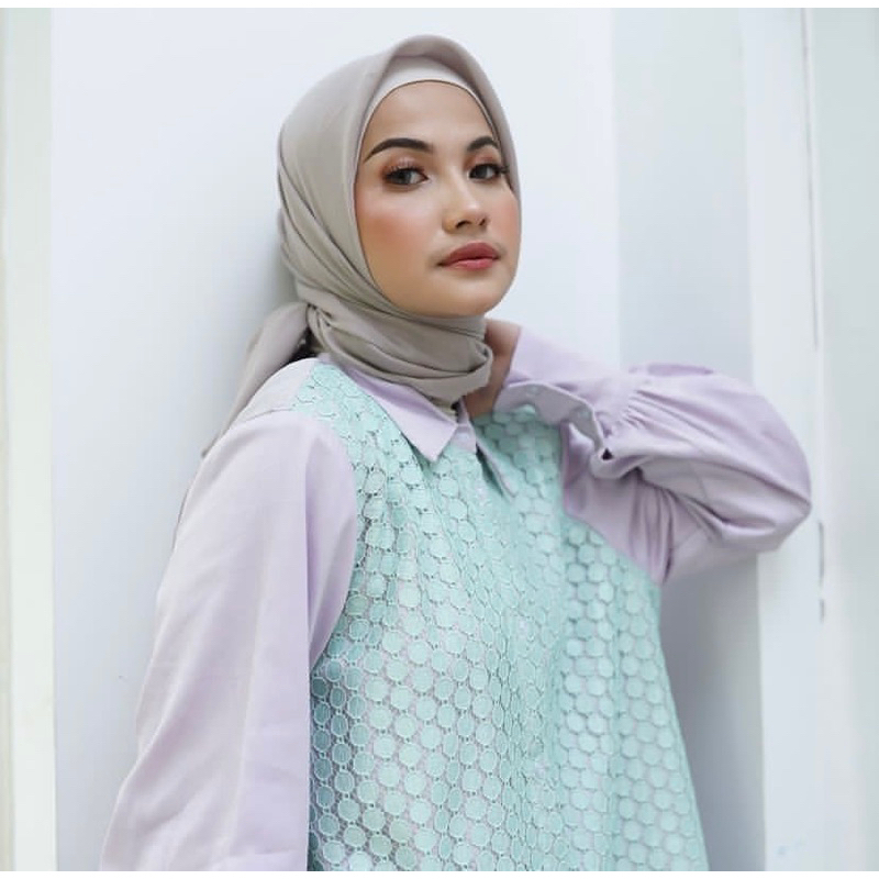 Mora top jenna and kaia preloved