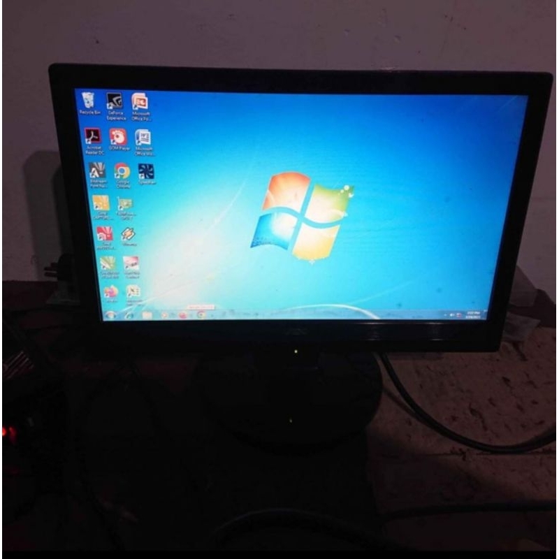 LCD Monitor 16 inch AOC