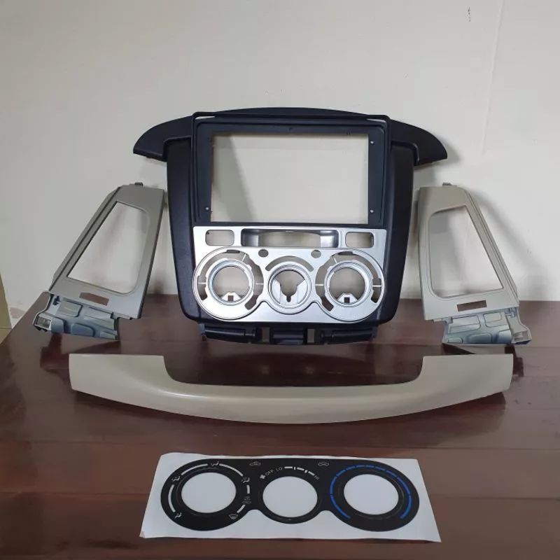 Frame head unit Android Innova lama 2007-2010 9 inch