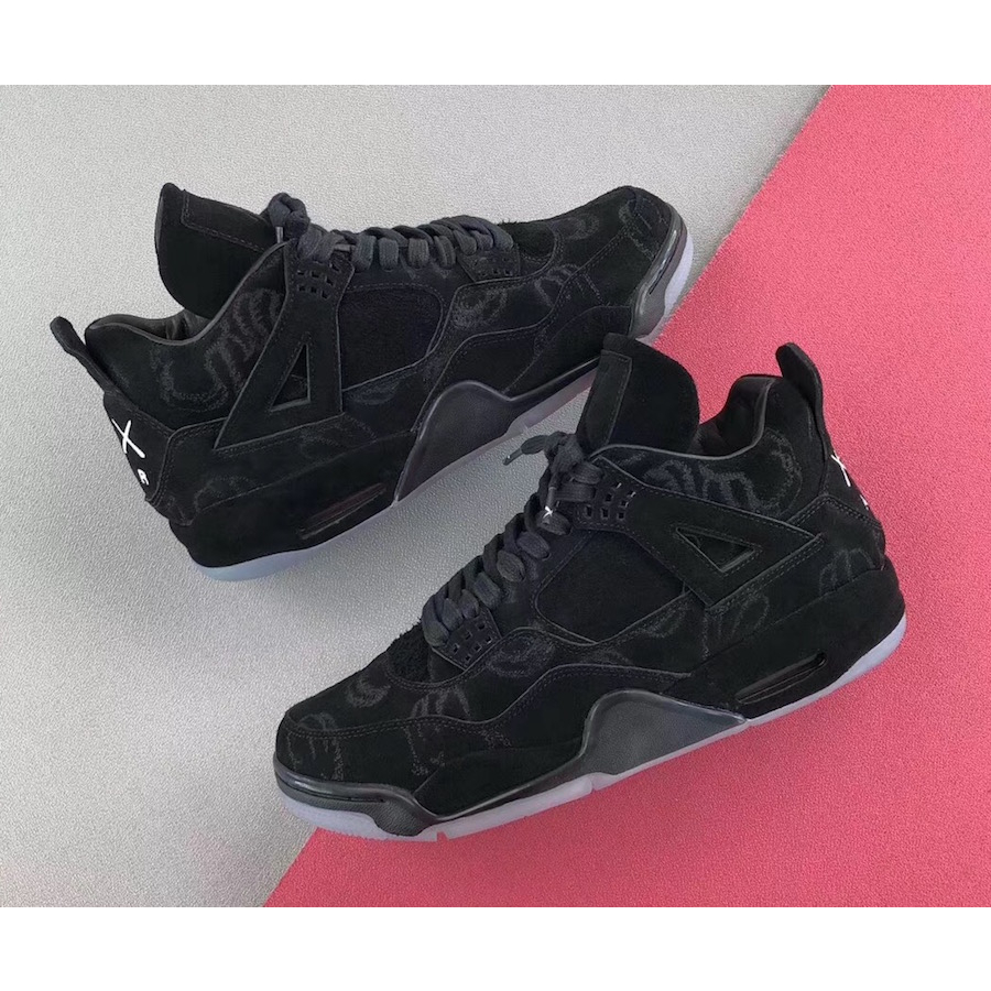 Sepatu Nike Air Jordan 4 Retro x KAWS Black Exclusive Hitam Premium