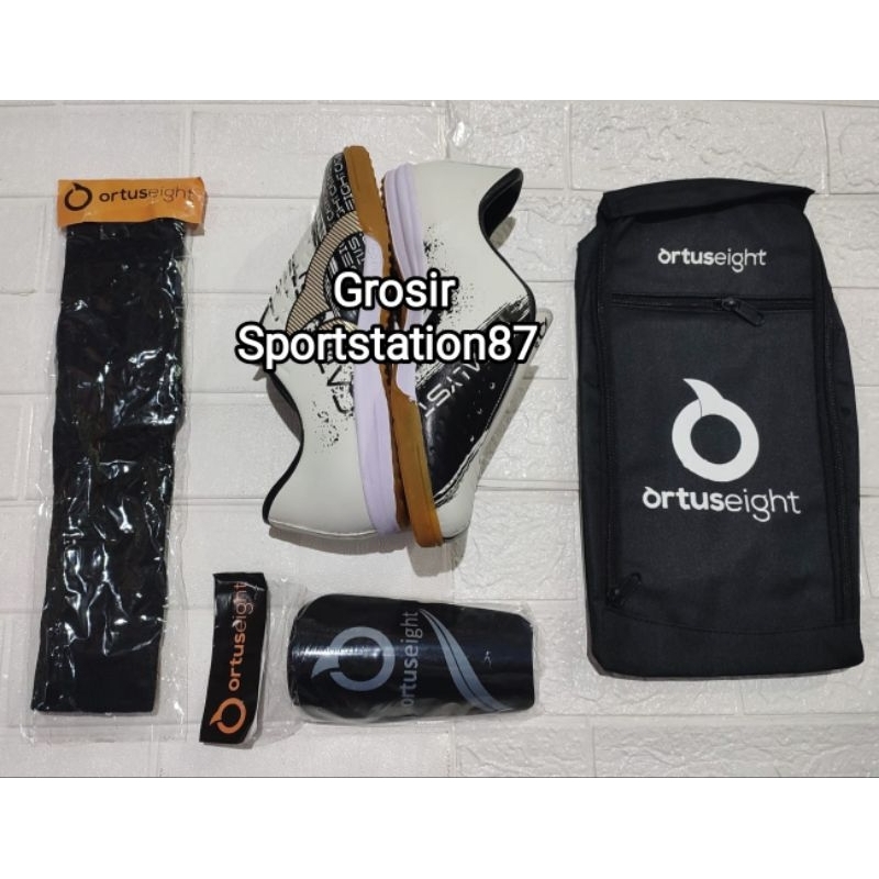 Sepatu Futsal Ortus Catalisty Hitam Putih Paket 4 Terbaru Grade Ori ( Bisa cod )