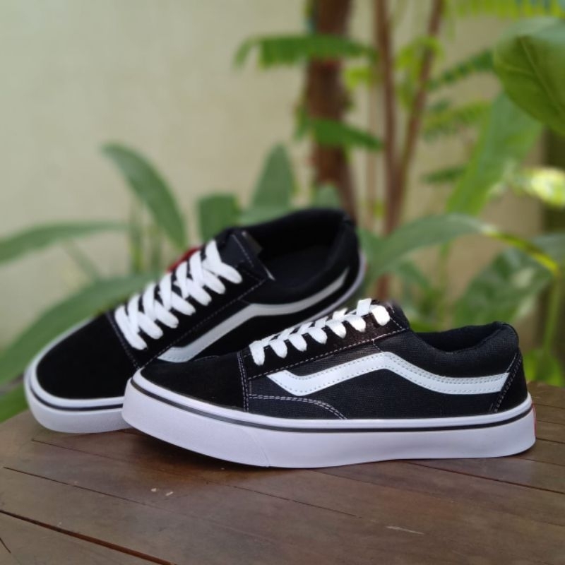 sepatu pria / sepatu Van's hitam / sepatu sekolah hitam / sepatu Sneakers